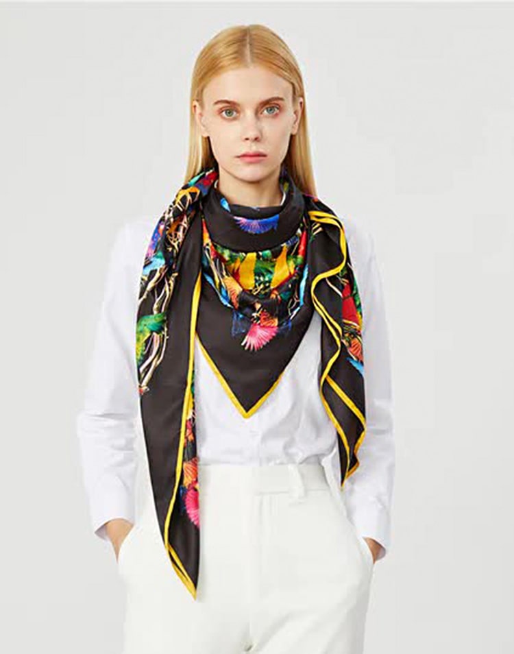 Pañuelo de seda colibrís negro muestrarios tienda de ropa de mujer y accesorios de moda de mujer