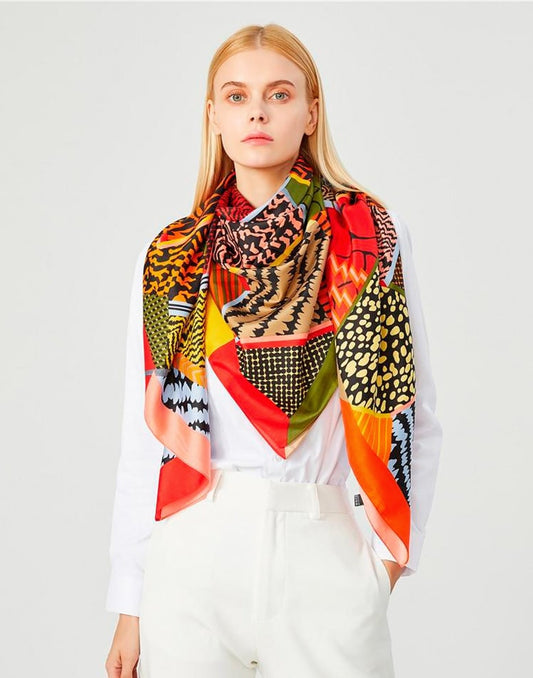 Pañuelo de seda estampado geométrico rojo muestrarios tienda de ropa de mujer y accesorios de moda de mujer